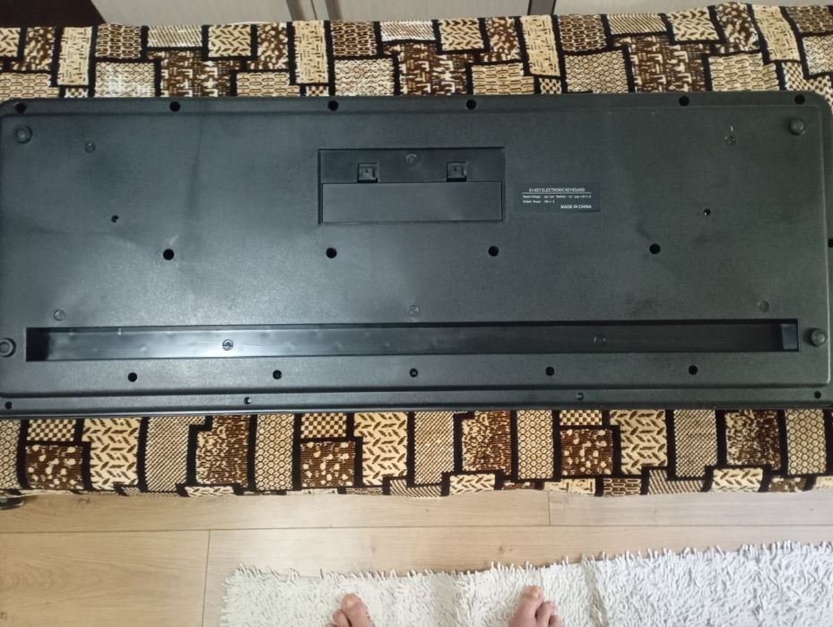 Продам электронный синтезатор