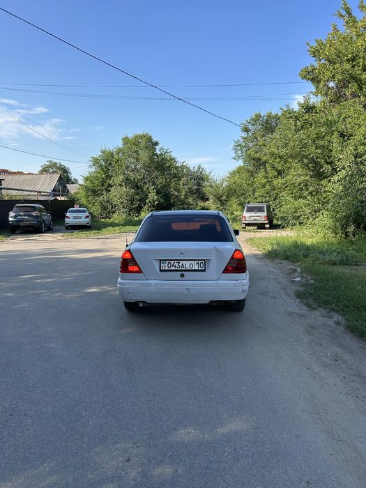 Мерседец w202 1.8