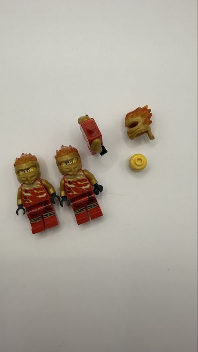 Figurine LEGO NINJAGO - Secrets of the Forbidden Spinjitzu (Kai,Lloyd)