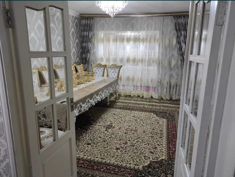 Срочно Продаётся Мирабад Саракулька 3/2/4 ремонт средний  с мебелью !