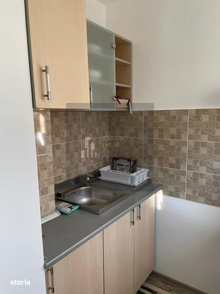 Garsoniera renovata 20mp etaj 4 - Berceni - metrou Piata Sudului