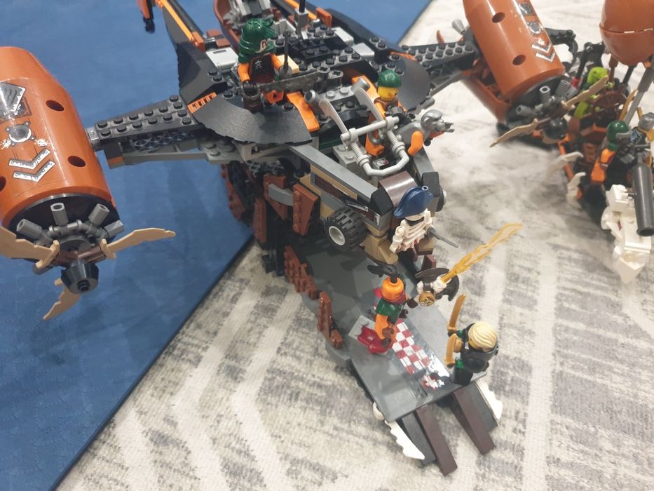 Лего,Надакан самолёт челый