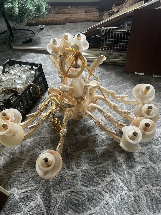 Фотодагы заттар сатылады