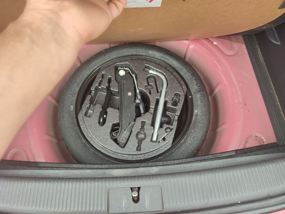 Dezmembram Volkswagen Golf 5 Plus Usa fata-spate stanga