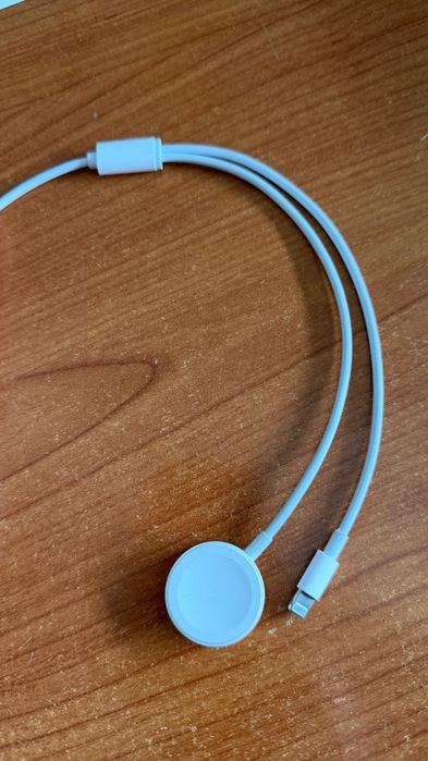 Двоен Y кабел за Apple