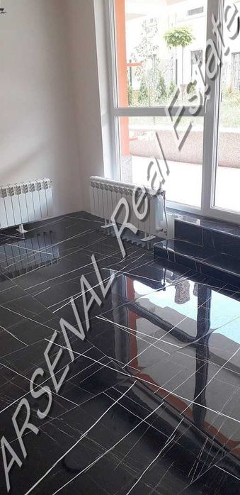 Офис под наем, Банишора