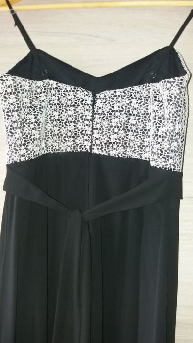 Rochie cu talie înaltă