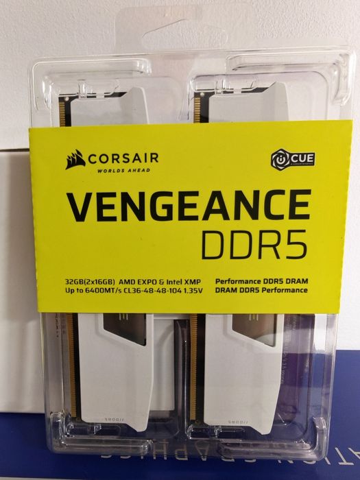 Kit RAM Corsair Vengeance DDR5 32GB 6400MHz Alb