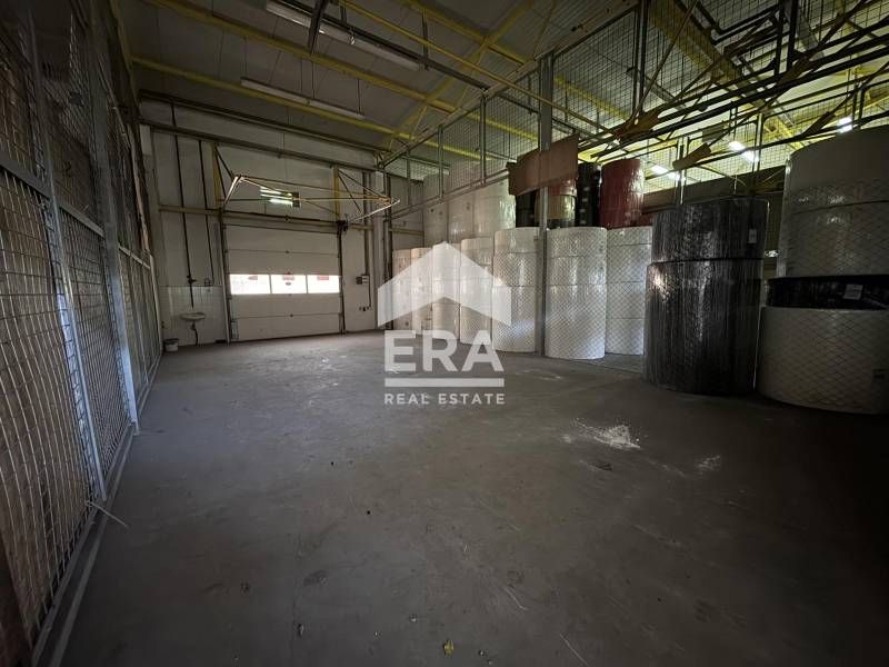 Просторно складово помещение