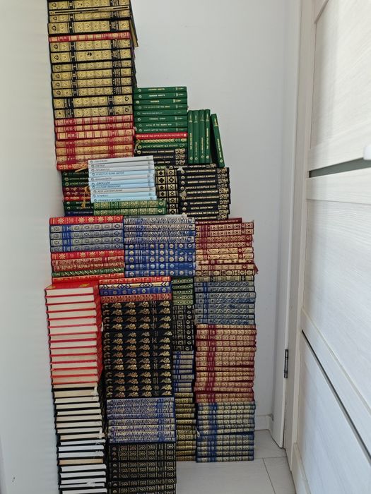 Colecție Prietenii Cartii, 310 vol, Cartonate, LUX