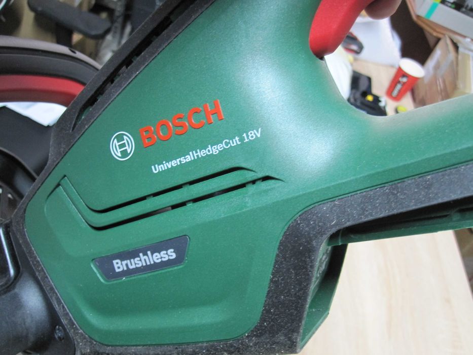 Trimmer pentru gard viu Bosch Universal HedgeCut 18V-50