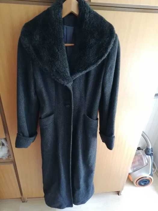 Вълнени палта, всяко × 15лв, р-р s/m