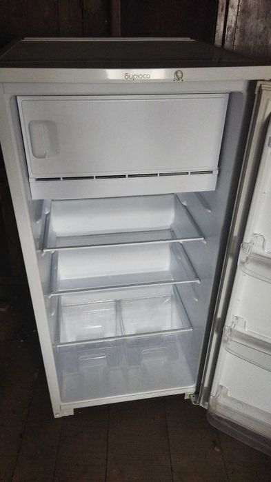 Холодильник Бирюса