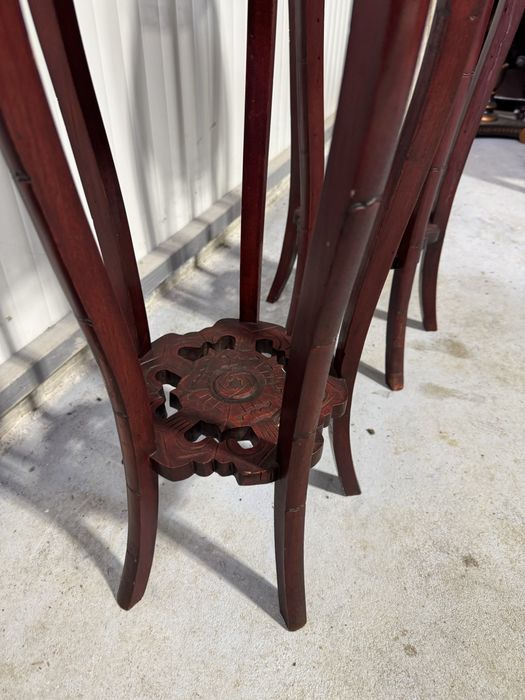 Doua stative din lemn de mahon cu blat de marmura