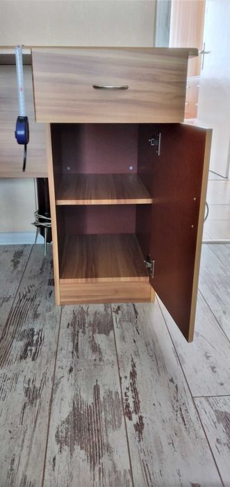 Офис бюро и стол