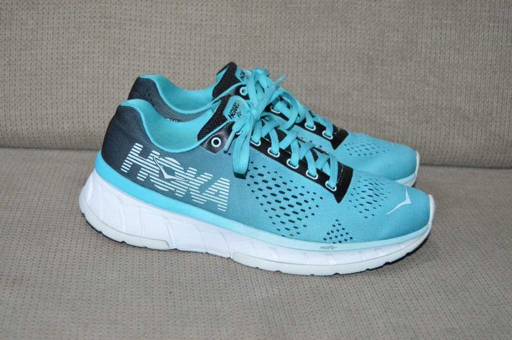 Hoka One One W Cavu Marimea 38 (23.5 cm) - Stare Foarte Buna