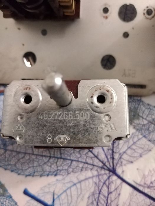 Переключатель электрокомфорки и духовки