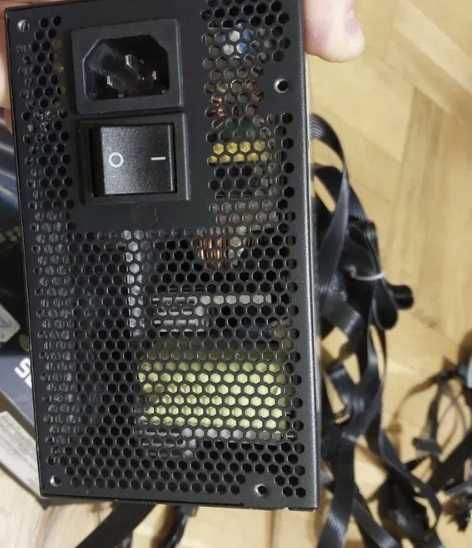 1200W 80+Platinum - BeQuiet Straight Power 11, Cooler Master V1200