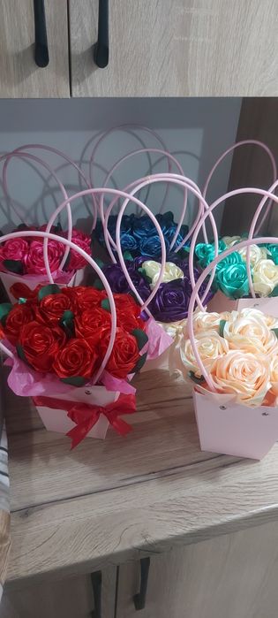 Розы из Атласных лент