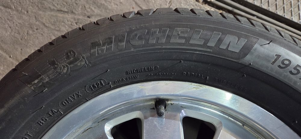 AUDI A4 джанти със нови летни гуми  195/65/15  ET45  5×112 цо56