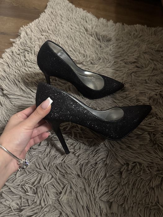 Блестящи черни токчета/обувки на ток