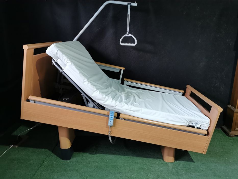 Електрическо болнично легло