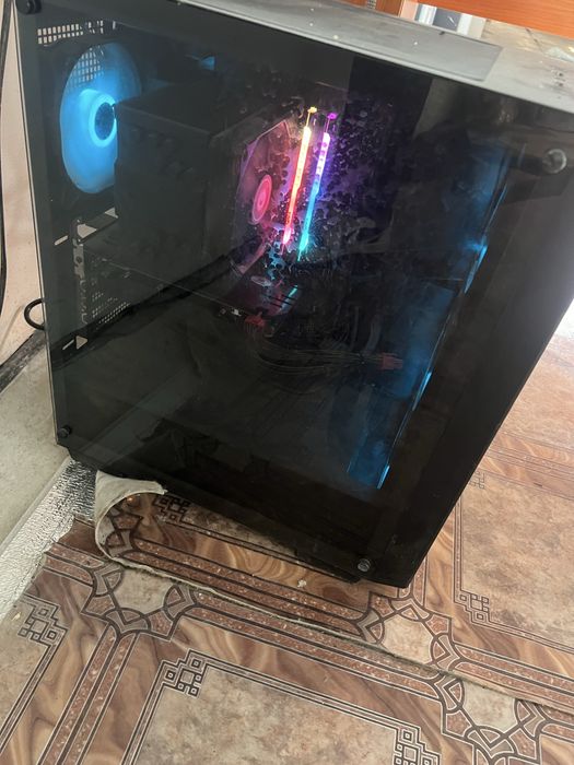 Игравой компютер срочно сотилади