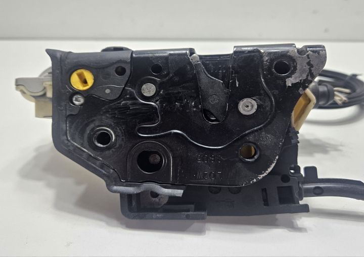 Broasca usa stanga spate 3C4839015A Volkswagen VW Passat B6