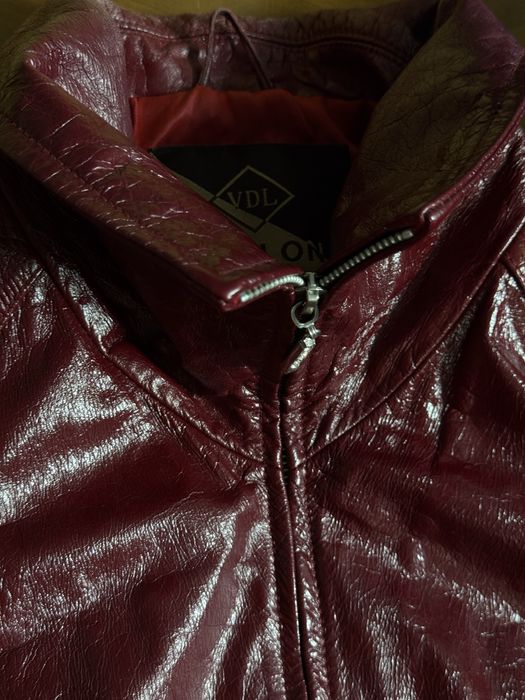 Кожаная куртка бордовая