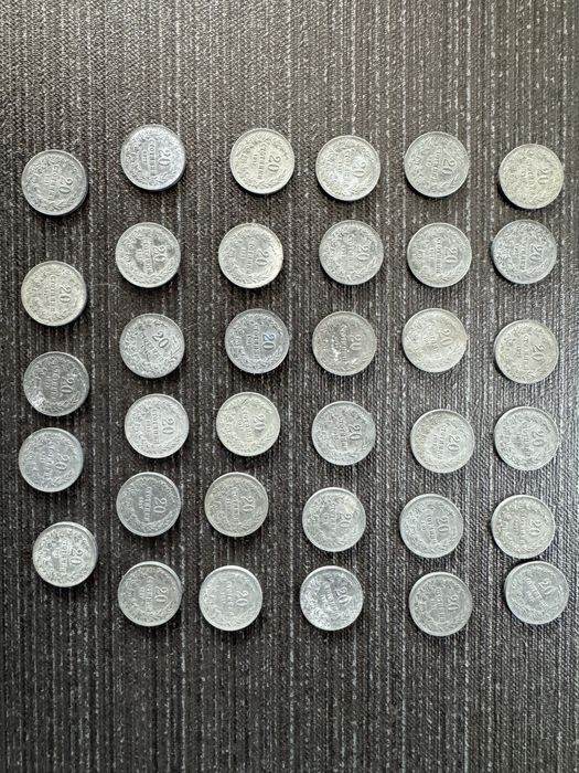 Монети от 1912, 1916, 1988 и 1997