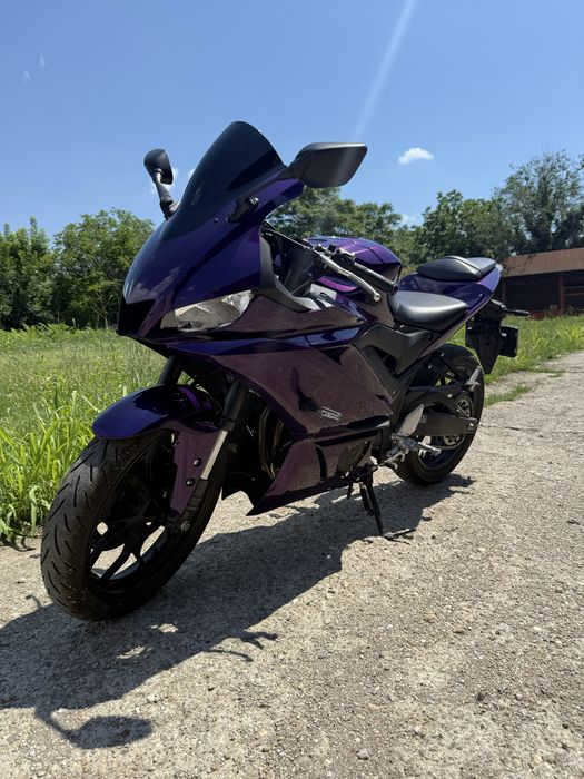 Yamaha R3 2024 – 321cc, 4.000 km