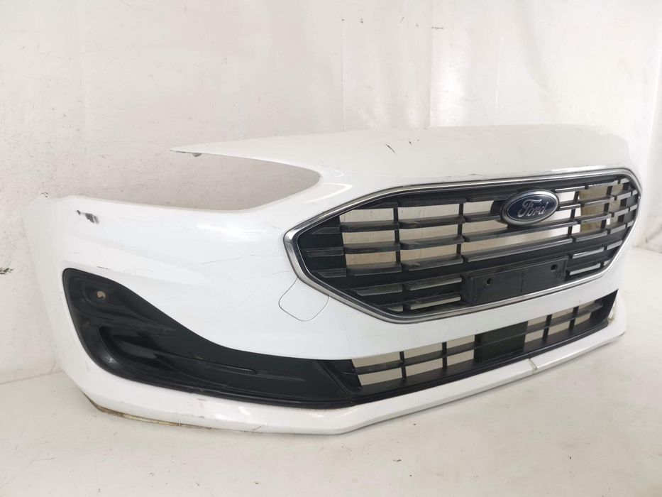 Предна броня с централна и долна решетка Форд Фокус 4 / Ford Focus 4 [