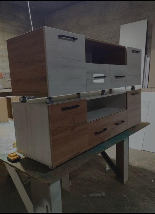 Тв тумба сффатли фарнитуралардан килинган