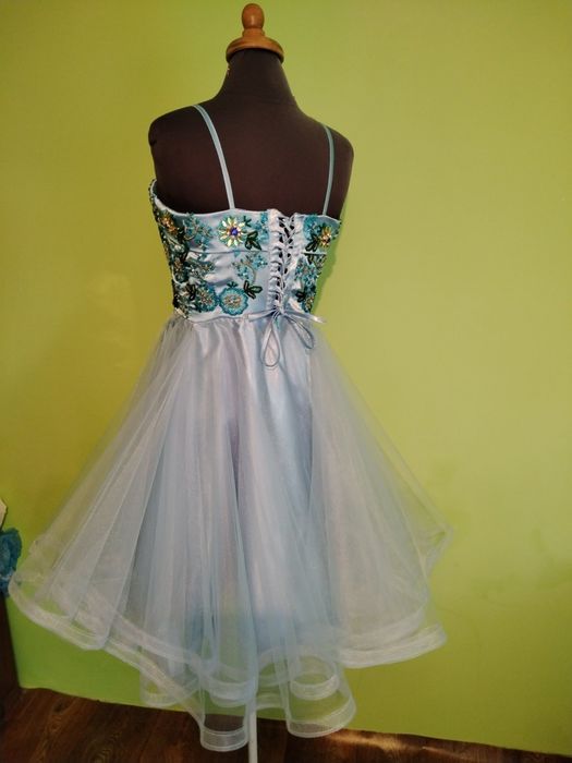 Продавам официална рокля