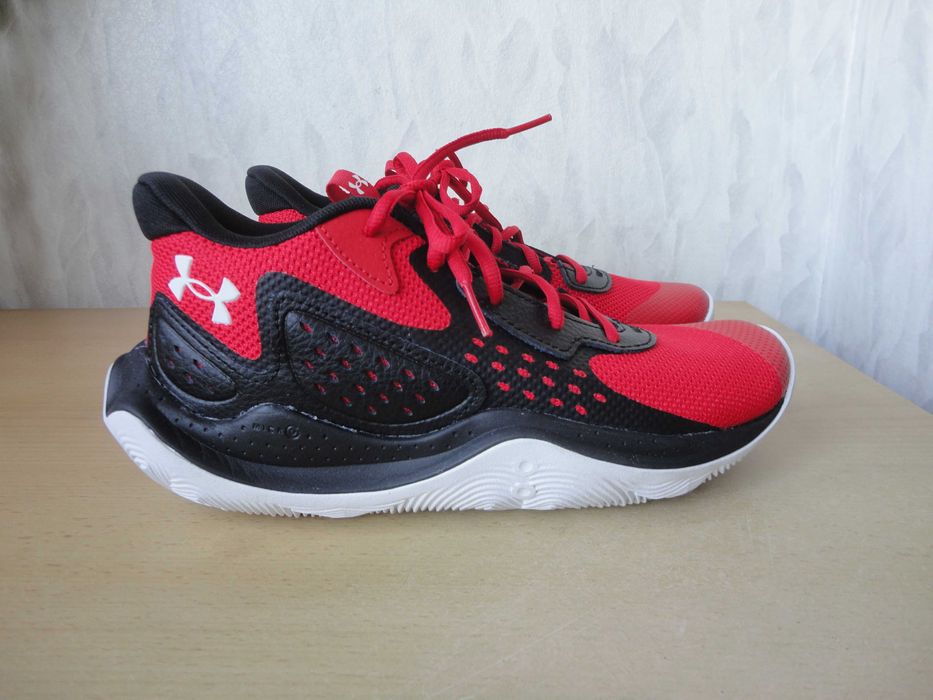 N40 Under Armour/нови кецове