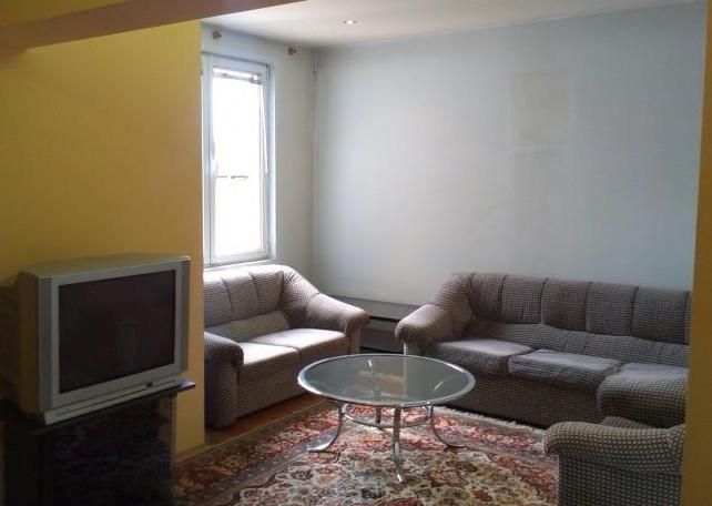 Дава се под наем Двустаен апартамент в София, Център - 80 кв.м за 350 € - Снимка #1