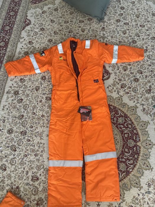 Зимний комбинезон новый redwings