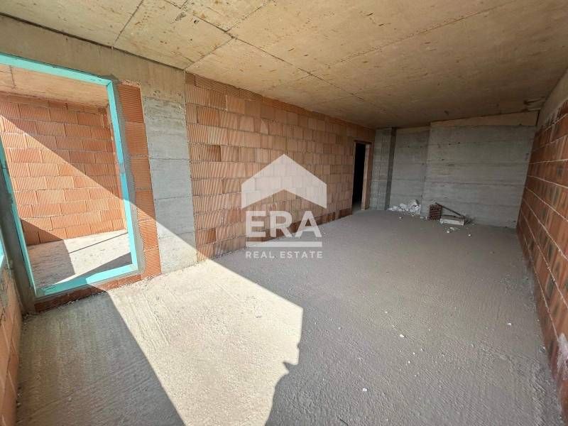 Двустаен южен апартамент за продажба, с големи стаи, в новострояща се