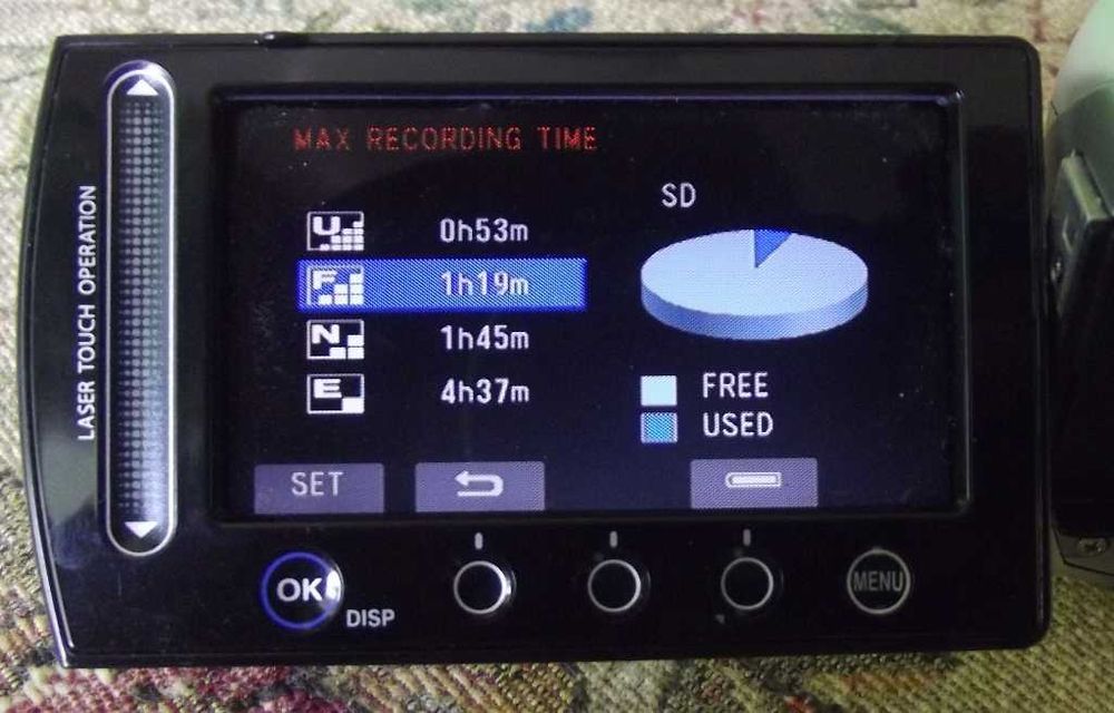 JVC GZ M90E камера