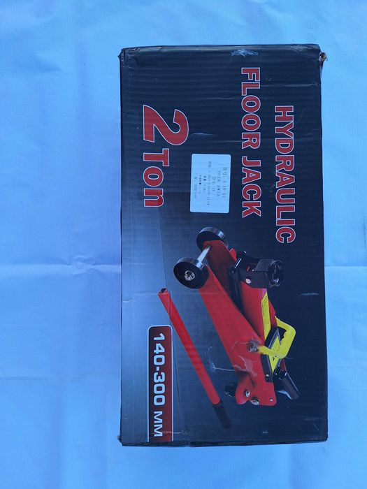 Срочно продам Домкрат подкатной на 2т.