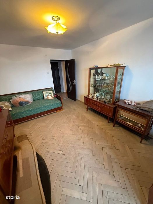 3 decomandate Calea București Institut 7/10 bilateral 70 mp