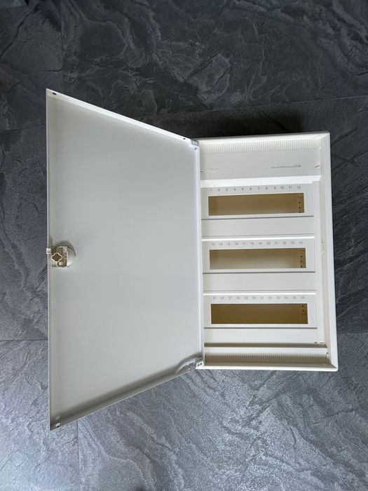 Hager Vand tablou electric pe tencuiala 36 module Hager si 2 usi pentru tablou Hager