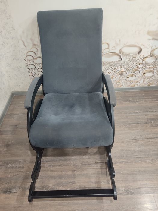 Кресло качалка продам