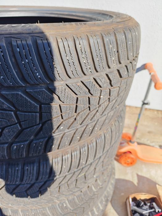 Cauciucuri iarna Hankook 235/45/R18