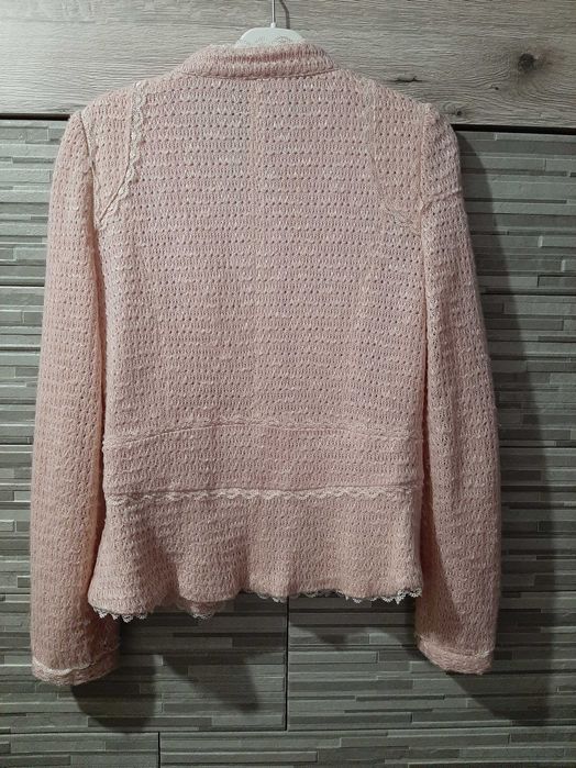 Дамско леко вталено сако