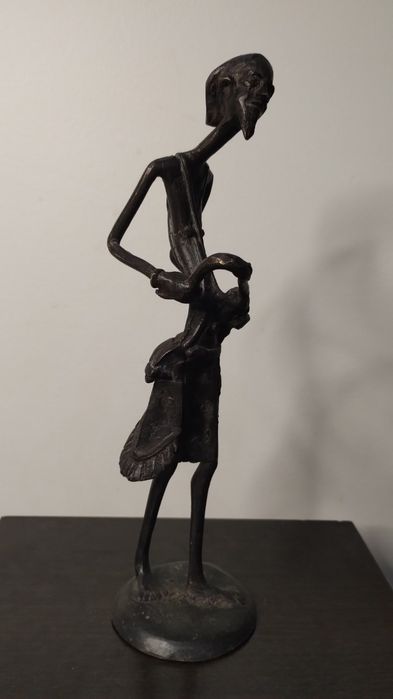 Чудесна статуетка. Метал.