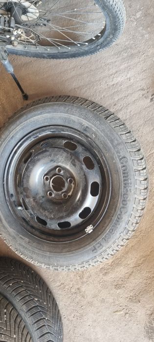 Vand anvelope  de iarna si ojanta cu anvelopa vara