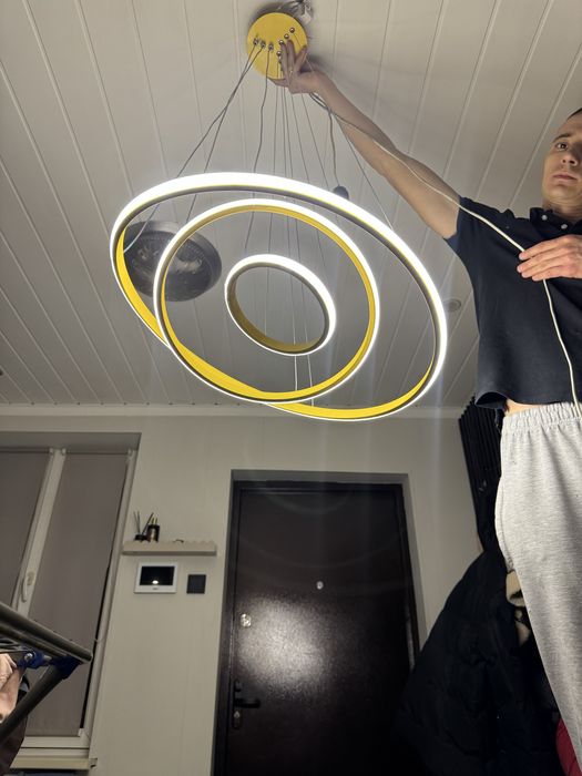 Люстра новая led