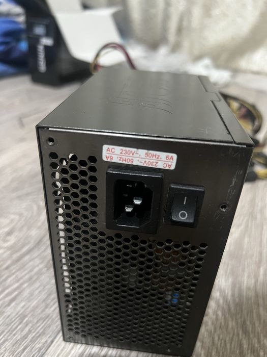 Блок питания 700w Huntkey