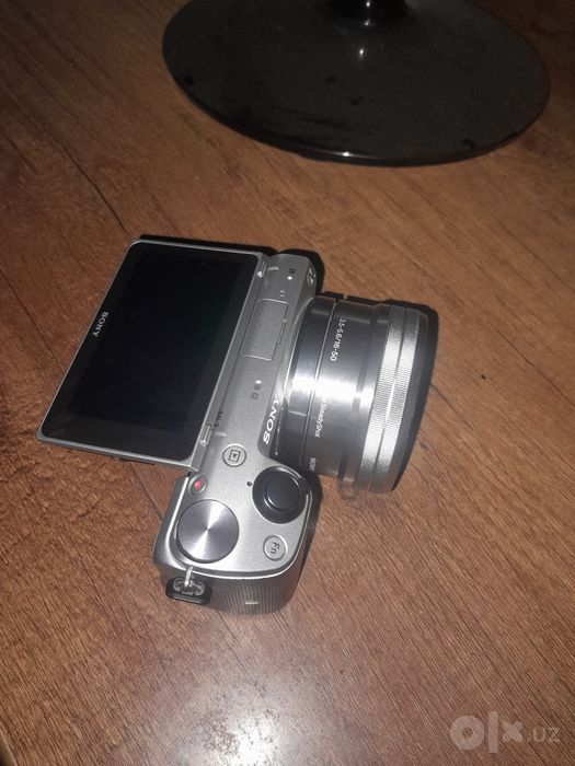 Sony Alpha NEX-5T.